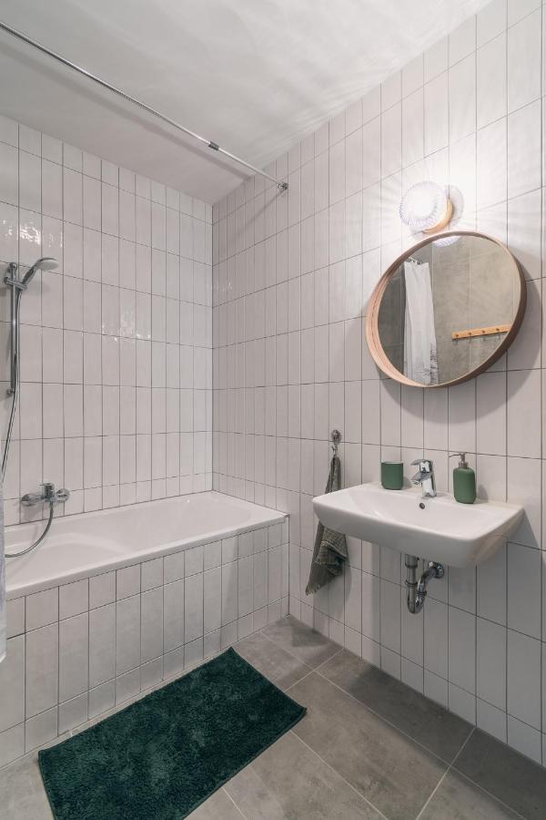 Corvin Apartment With Balcony And Ac Budapest Bagian luar foto